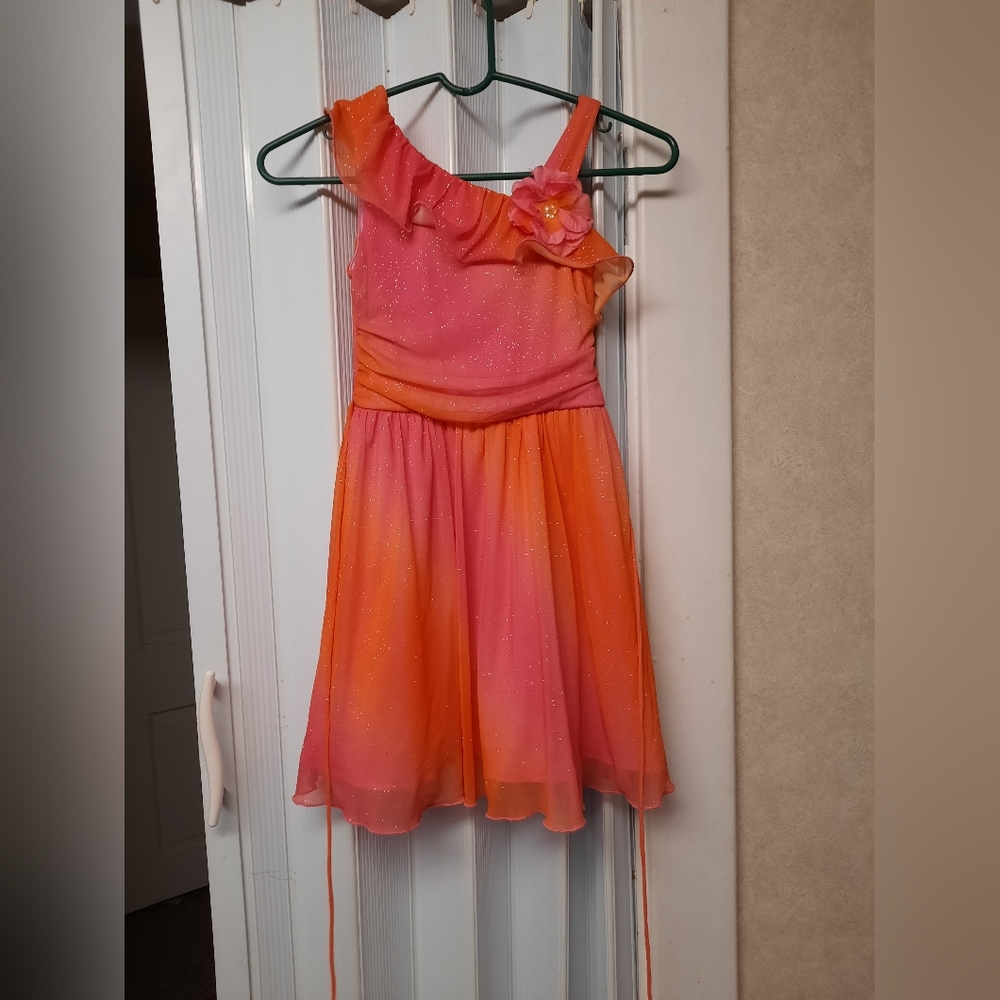 Girls dress